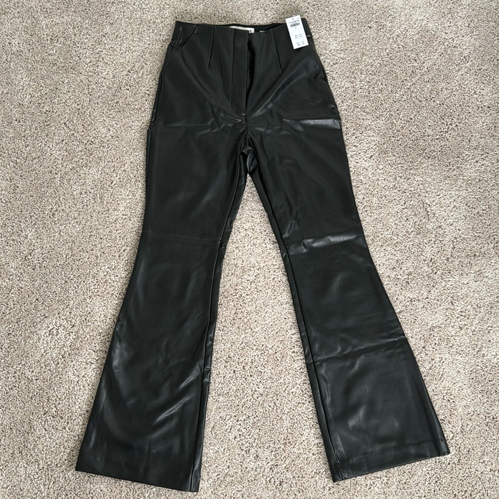 Abercrombie & Fitch Vegan Leather Flare Pants🖤😊